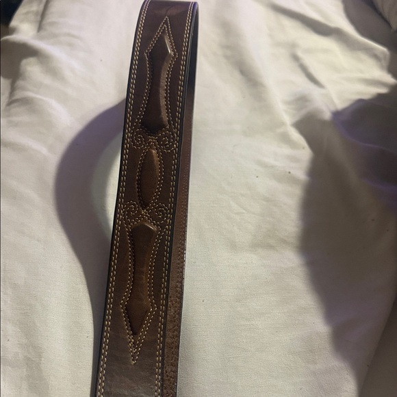Men\'s Brown Leather Belt with Silver Buckle